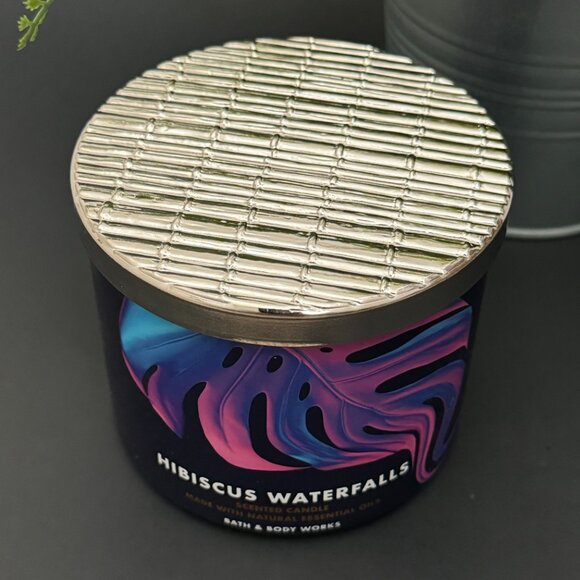 BBW Hibiscus Waterfalls Bath & Body Works 3 Wick Candle - Picture 4 of 10